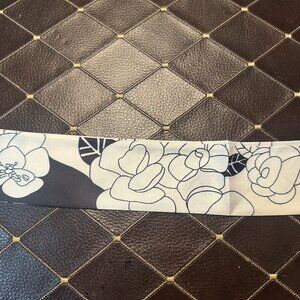 Silky Black & White Floral Twilly Scarf – Elegant Purse Handle Wrap